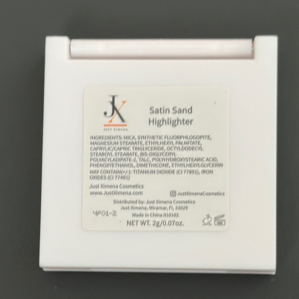 J. Ximenna Satin Sand Highlighter